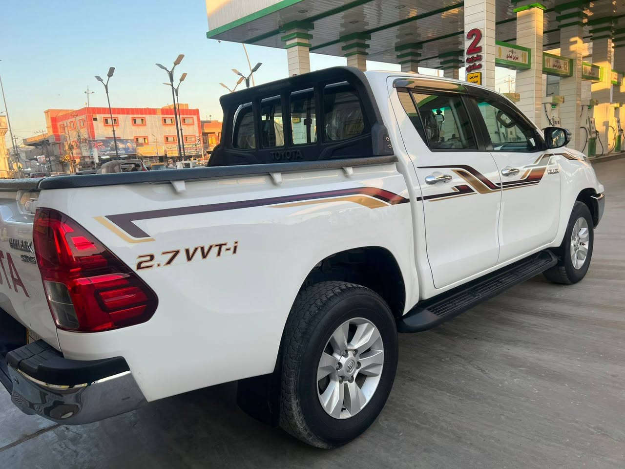 السلام عليكم 
للبيع تيوتا هايلوكس🛻 4 سلندر  بانزين 
موديل 2019  ساس فول مواصفات  كفاله عامه من كل نواحي 
ماشية 95 الف  حقيقي شرط جهاز ابيع سونار بكل العراق تفحص شرط مكفولة من ضربة وصبغ وتبديل وشخوط محرك ما مفتوح بلاد بوضع الشركة بعده 
رقم بغداد بسمي تحويل ثاني يوم سنويه 2030 هزه جديده 
فول مواصفات للاخير 
كامره خلفيه اصليه
كامره اماميه اصليه شرط 
حساس امامي خلفي 
قطعتين تبريد ❄️
٦ سماعات 🔊 
شاشة🖥️ كبيره 
باقي المواصفات معروفة
لاستفسار 📞 *********** //*********** ابو موسى
