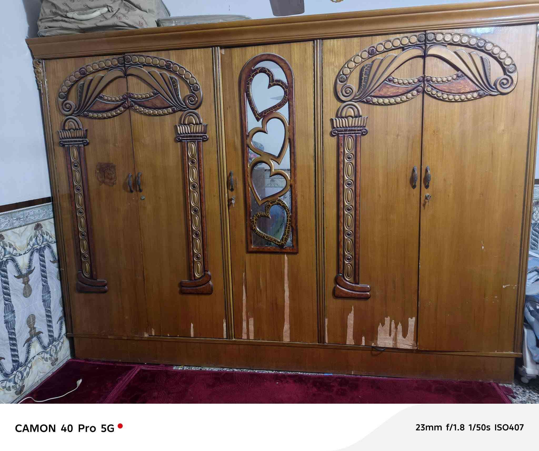 غرفة أخشاب مستعملة للبيع السعر 500الف المكان البلديات رقم الهاتف ***********
