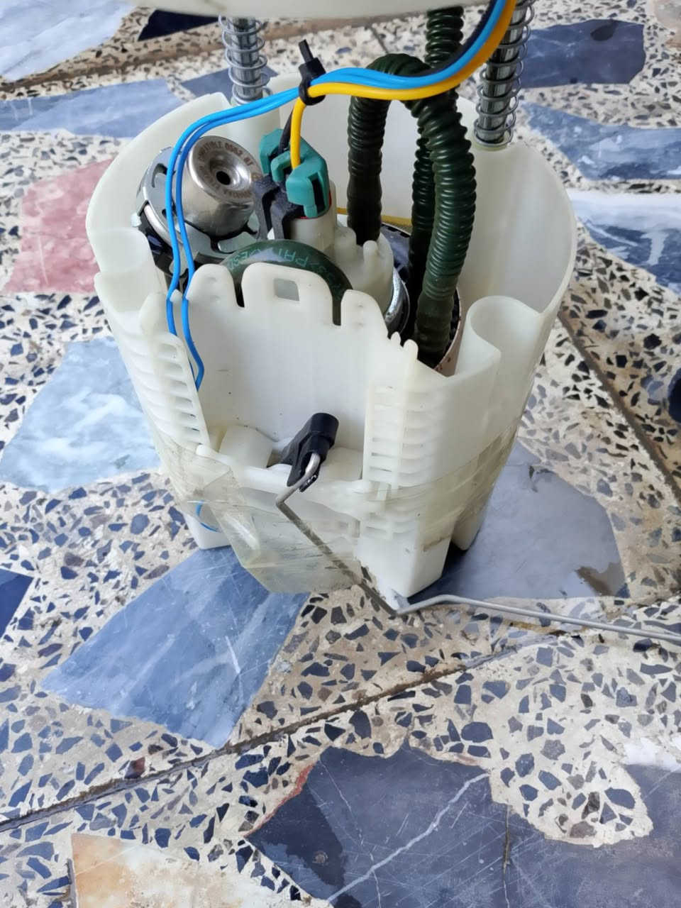 السلام عليكم 
فيت بم كصة غير مستعمل السعر 90الف وبي مجال قليل
سيبايا نضيفة جداً السعر 150 الف
مكاني بغداد الحرية 
***********
