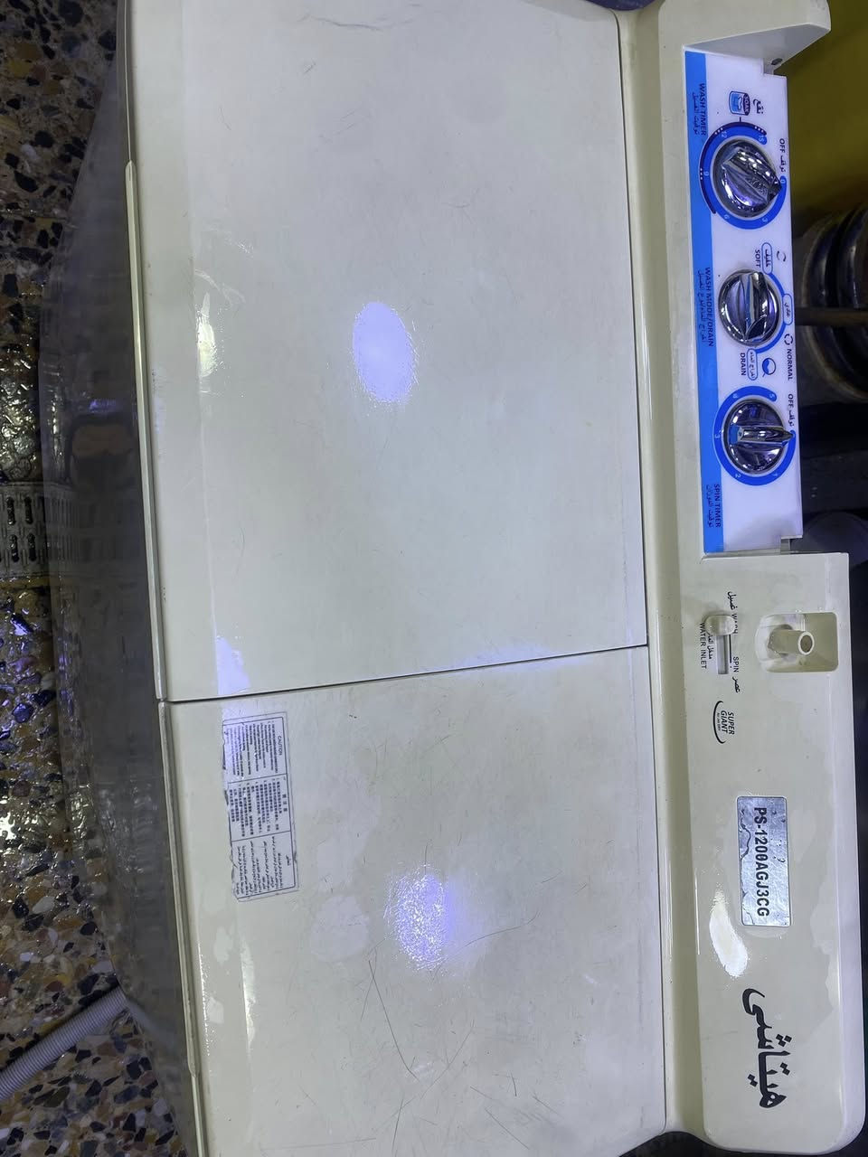 للبيع غساله هيتاشي حجم وسط  بدون اي ظرر جاهزة وعلى فحص السعر ب70 وبيها مجال ***********
