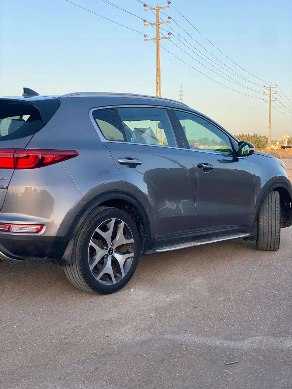 السلام عليكم للبيع سبورتج موديل 2017السياره فول مواصفات vipالسياره جاهزه كير ومحرك كفاله تخم تاير جديد حداديه جديده وارد امريكي  صور الحادث بل منشور والسونار هم بل منشور بدون دواخل  شواص كفاله لغود كفاله  محرك 2000تيربو
السعر 130وبيها مجال 
اللاستفسار ***********
مواصفات السياره 
بانوراما سلايت 
تحكم استيرن جهتين 
شاشه كبيره 
حساسات أمامية وخلفية+كامره خلفيه
ماشيه 77ميل 
رادارت جانبيه 
اشاير بل مري 
كشنات كهربائيه+تدفئه تبريد 
2قطع تبريد 
استيرن تدفئه+شفتات
3انصمه قياده 
جنطه كهربائيه 
بيع فقط بدون مراوس وما تراهم قسط ☝️☝️☝️
رقم الشاصي  KNDPR3A60H7173786
