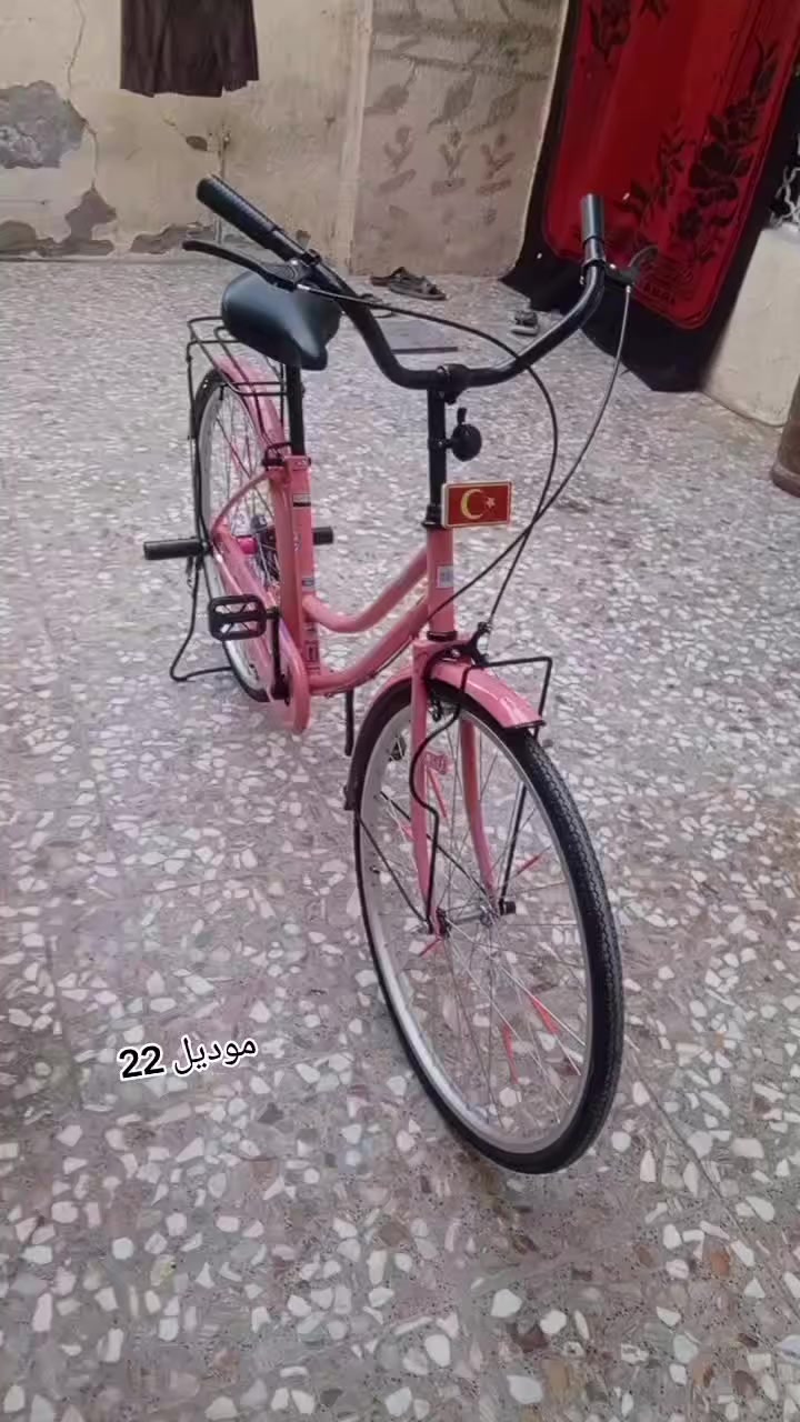 السلام عليكم وحياكم الله...  بايسكل للبيع  مديل 22 نضيف بايسكل تاخذه تترحملي متوازي على بيعته سعره 145 او بي مجال مكاني نجف حي ميسان 🤍🤍***********
