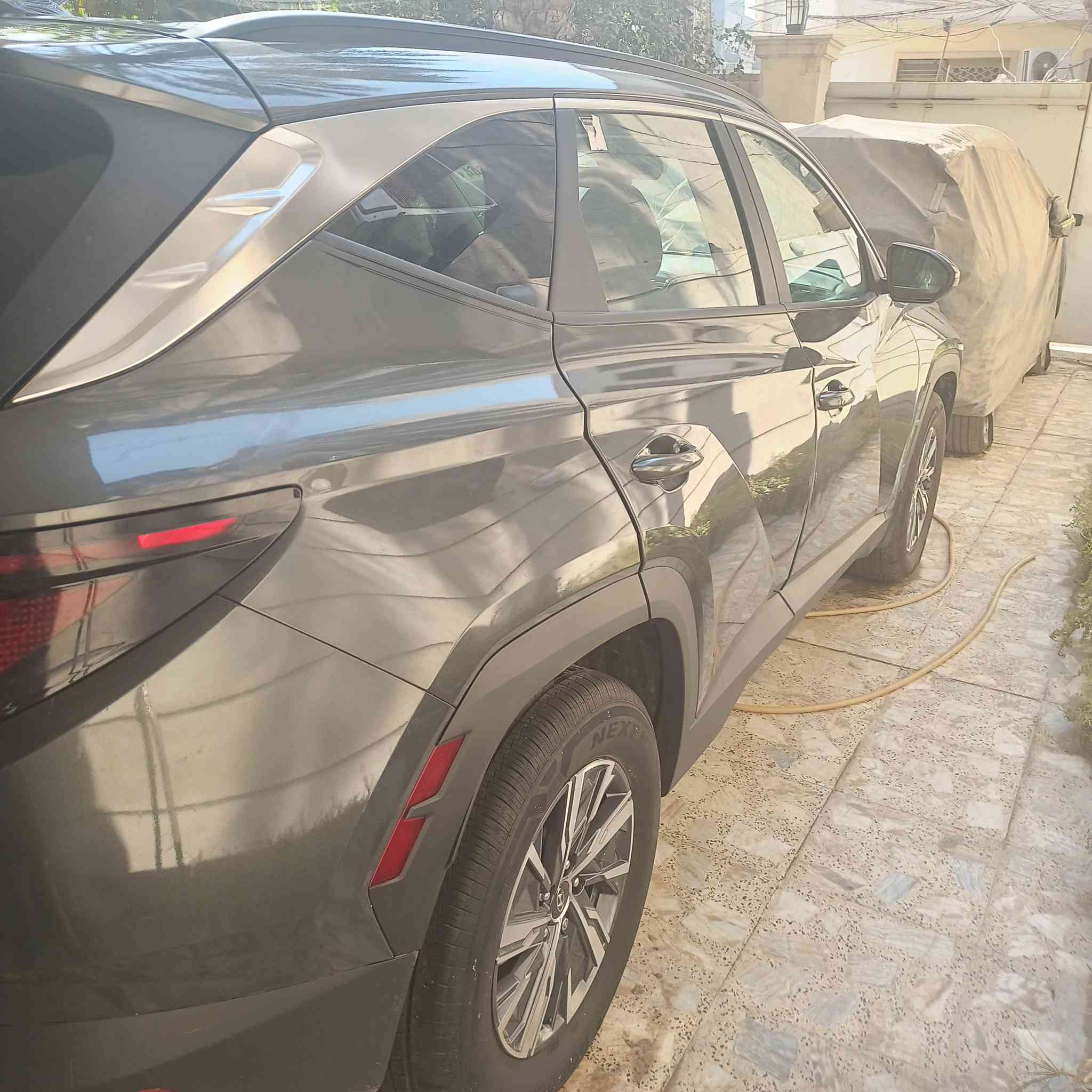 السلام عليكم
هونداي توسان هايبرد للبيع

موديل 24 

كير بيانو

لون زيتوني مميز

تبريد شاشة

وارد امريكي دفع رباعي 4*4 نظام Htrac

  مرقم بغداد

ماشية 5000 ميل بعدها على مشي امريكا وحتى الكتلوكات بعدها بيه 

 شاشة كبيرة ابل كار بلي واندرويد اوتو وفول تحكم بالستيرن وشفتات قيادة 

اربع وضعيات القيادة 

(ايكو-سبورت-سمارت-والثلج)

رادار امامي ومراقبة الشارع كامرة بالجامة الامامية وردارات جانبية النقط العمياء وتحديد مسار وقيادة آلية ومثبت سرعة 

 كامرة خلفية

كشن السائق كهرباء وتدفئة كشنات 

بصمة ابواب وتشغيل ، وتشغيل عن بعد 

لايتات امامية led وخلفية led 

صندوق كهرباء وبي ٣ وضعيات لزاوية الفتح 

دفلوك يقفل الاكسلات الامامي والخلفي 

مساعدة النزول من المنحدرات

 اوتو هولد 

ستارت اند ستوب ، يطفي السيارة من توكف

سايد بريك دكمة 

شحن تليفون واير ليس لاسلكي 

تبريد مناخين منفصل وتبريد قطعتين امامي وخلفي 

ويل حجم 17 انج

مراية الوسطية بيها تعتيم

السيارة بيها قبغ جنطةمبدل اصلي نفس اللون 

ايرباك سليم

مكان السيارة بغداد

التواصل على الخاص


**إذا كنت صاحب هذا الإعلان وتريد حذفه لأي سبب، رجاءا أرسل رسالة إلى الدعم الفني**