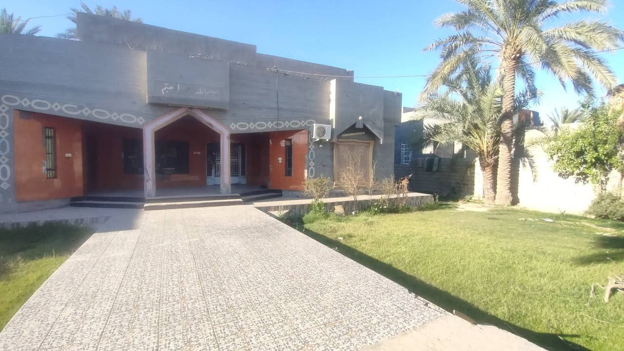 بيت للإيجار – الصوفية / قرب محطة الكهرباء
بيت مريح ومناسب للعائلة يتكون من:
3 غرف نوم
ديوانية خارجية
مطبخ خارجي
عدد 2 حدائق
موقع هادئ وقريب من الخدمات
📍 الموقع: الصوفية – قرب محطة الكهرباء
📞 للاستفسار والاتصال: (***********)
