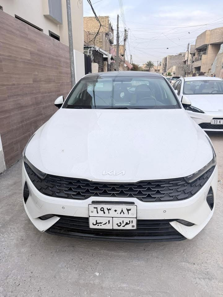 كيا K5  
موديل ٢٢
خليجي
ماشية 99 الف 
فول مواصفات 
سقف بانوراما على طولها
 بصمة + تشغيل عن بعد 
كشنات جلد تدفئه 
السيارة بيها ملاحظة 
طخة بالصندوك وطخة بالبنيد
والجاملغ اليسرة موضح بالصورة
 وسونارها موجود
السعر( 193)
مكان السيارة بغداد حي العامل 
للتواصل 
+964 781 782 3532
واتساب كذلك


**إذا كنت صاحب هذا الإعلان وتريد حذفه لأي سبب، رجاءا أرسل رسالة إلى الدعم الفني**