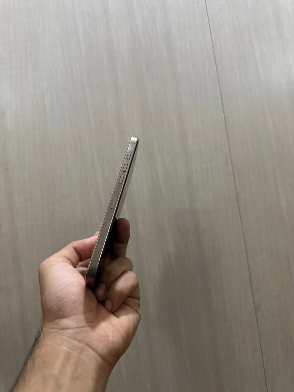 سلام عليكم ايفون 16pro max ذاكرة 256 بطارية 96 مشحون 270 مره شرق اوسط ماستر تك سم كارت لون ذهبي مرغوب نضافه 💯 شرط بعده داخل ضمان سعر مليون 400مكاني كركوك كارتون ويا دخل خاص


**إذا كنت صاحب هذا الإعلان وتريد حذفه لأي سبب، رجاءا أرسل رسالة إلى الدعم الفني**