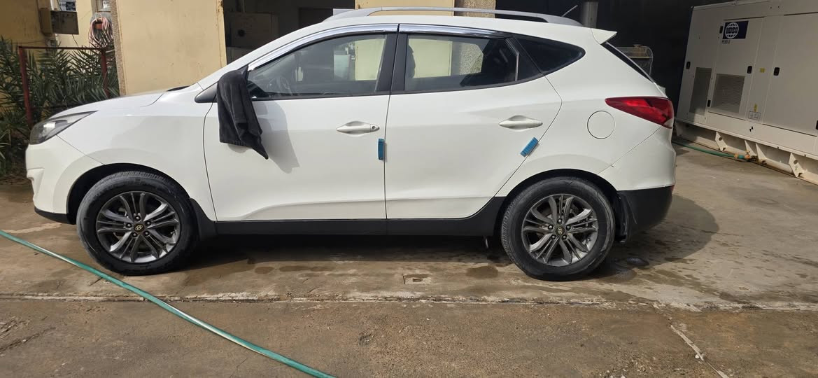 توكسان2011 فول مواصفات بنورامة عدى البصمة محدثة 2015
رقم بغداد باسمي السيارة جاهزة ما ناقصها اي شي السعر 142. مكان السيارة ديالى ***********
