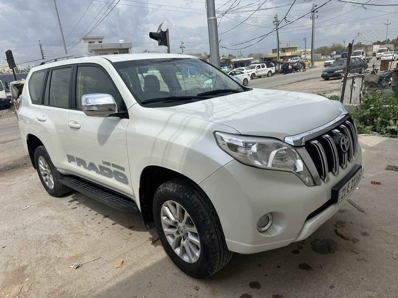 سلام عليكم سيارة برادو البيع  موديل 2016 مكينة 6بستم ماشية 192الف سيارة كفالة عام ما عدة دعميات مصبوغة وسونار مجود بصور سيارة معروضة 230 $تفاصيل كثر تصال ***********
