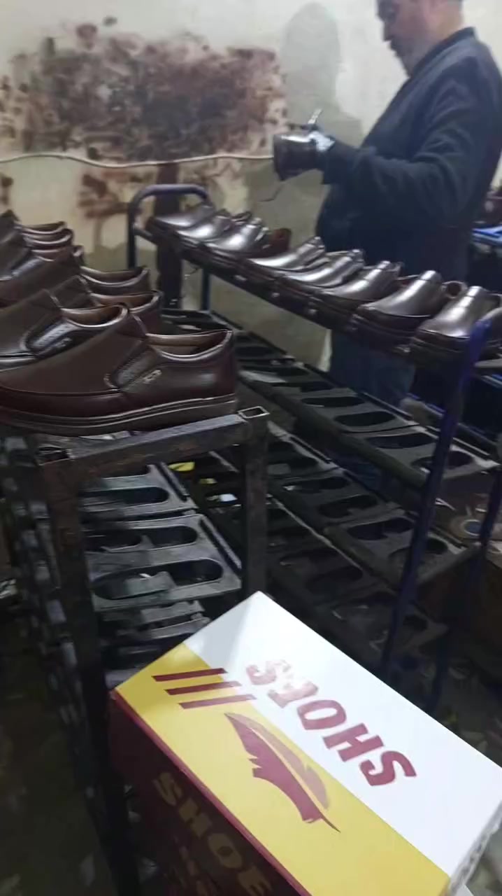 بضاعه مستورده من تركيا 🇹🇷 وتصنيع سوريا 🇸🇾
اسعار نار 🔥 كافة الموديلات لأحذية 👞ضبان تركي🫡
مشمع نخب نوع اول 💯 نعل بروتان التركي🤯 
اسعار نار 🔥 الحق قبل فوات الاوان 🚨💯
روك روكيه رسمي طبي جكز سبور🫡 من مصنعانه 🌹 
خياط داخل وخارج الحذاء استروبل 😉قليل من يتقن  الاستروبل👍 لدينا أصحاب كفاءه خبرت سنين للاحذيه💣
يوجد شحن لجميع الدول العربية و العالمية 🚢✈️🚛
لتواصل معنا علىى الواتس اب  ‏‪https://wa.me/message/34FX7XJBKFEHE1 ضغط🌹زر تتواصل معنا
للتواصل معنا علىى الهاتف 0946726707📞📱
المصنع في سوريا حلب جانب شارع الوالي الصالحين🌹🫡 
نحب أن نجنبك عناء السفر وبجودة عالية 🥰🤩


**إذا كنت صاحب هذا الإعلان وتريد حذفه لأي سبب، رجاءا أرسل رسالة إلى الدعم الفني**