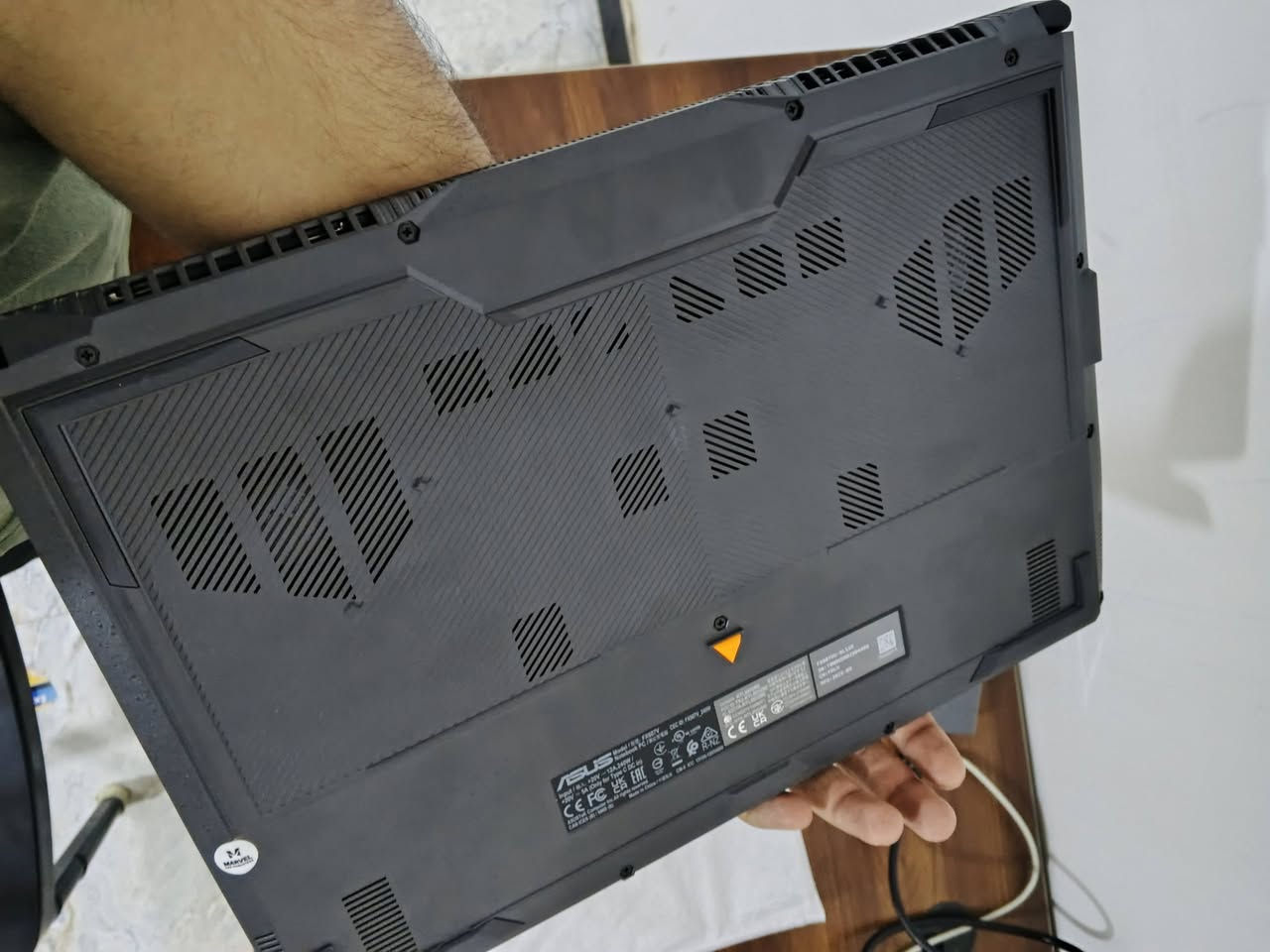 للبيع جديده بالفلين استخدام شهر 
ASUS TUF GAMING F16 FX607VU-RL159
Core i7-13620H
RTX 4050 6GB 140Watt
16GB DDR5 4800MHz
1TB SSD Gen4x4
شاشة 16" FHD+ WUXGA
الدقة: 1920×1200
نسبة العرض: 16:10
IPS-level Anti-glare display
Refresh Rate: 144Hz
Response Time: 7ms
G-Sync
MUX Switch + NVIDIA Advanced Optimus
اللون: Mecha Gray
النظام: DOS
الإضافات:
Windows 10/11 OEM Activation
Basic Programs Installation
Microsoft Office One-time Activation
السعر ١٣٥٠ تواصل واتساب ***********
