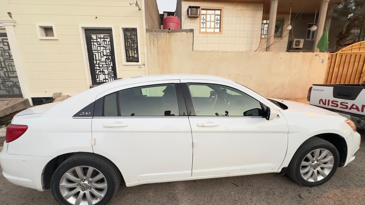 السلام عليكم
للبيع 
C200 
مديل 2013 
محرك 2400 
كير محرك تبريد جيد جداً 
منضومه ماي جديده انسه شي اسمه حماوه 
منضومه بانزين جديده 
لايت زنون اصلي 
البدي تجي وتجيك وتشوفه احله من الصور 
رقم بصره انگليزي بأسمي 
هزه بشهر الثاني مسويها بعدها ما منتهيا 
سنويه جديده 
السعر 80 ورقه وبيها مجال جداً بسيط 
رقم الهاتف ***********
