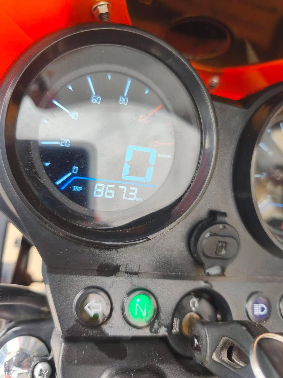 دراجه للبيع ديوان 25
رقم اربيل انكليزي دراجه ماشيه (800)بعدهي بوضع شركه 

سعر 2700 مكاني بغداد الدوره (***********)
