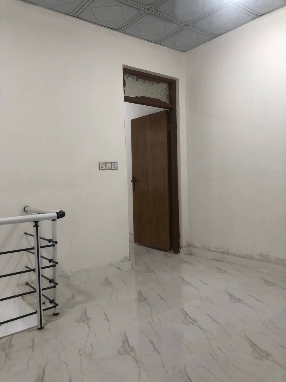 ياالله دار للبيع مساحه ٥٠متر حي ميسان منطقه ٢٤ ركن

مواصفات الدار طابق ونص بناء صب الدار غير مسكون

السعر ٧٤مليون وبي مجال قليل الاستفسار واتساب

***********
