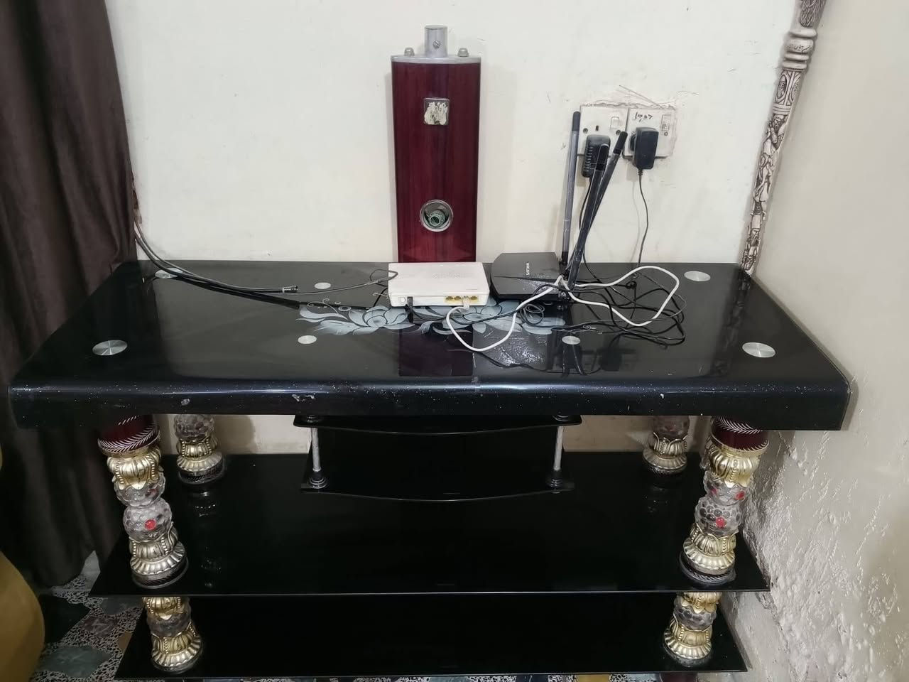 ميز بلازمة المكان بغداد الصابيات
الرقم: ‏‪0786 311 6479‬‏
