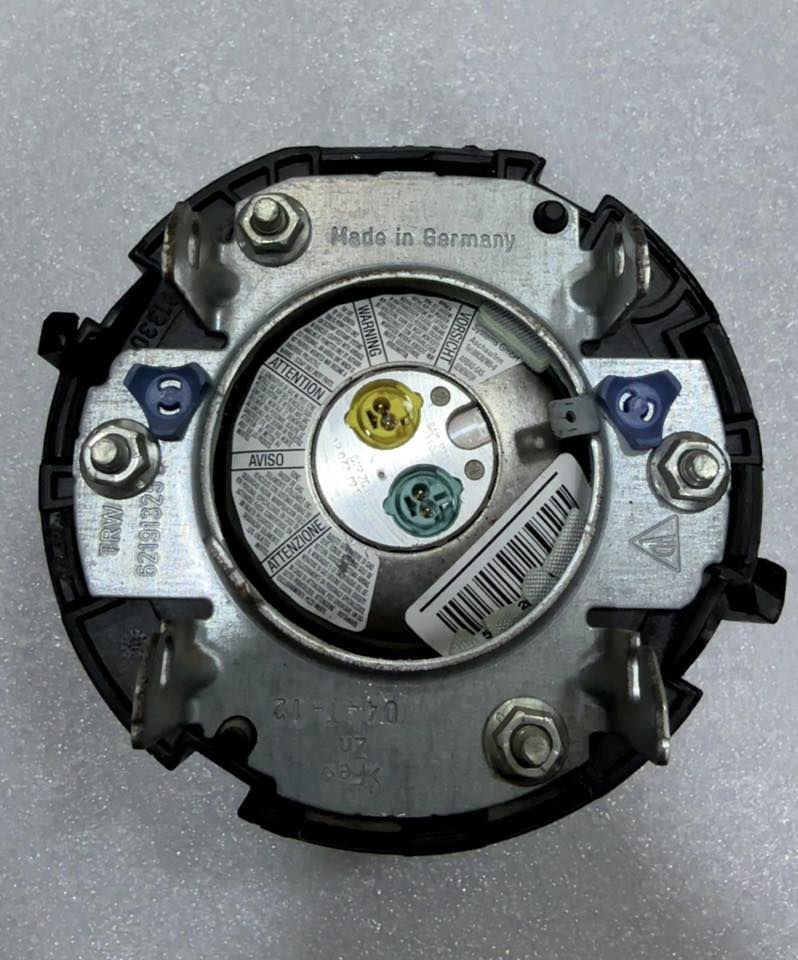 رمضان كريم 
من رخصه الادمن 
سترين مع إيرباك مال بورش
اصلي مال تفصيخ كامله جيب و شد 
بي شفات گير و PDK 
مال فول مواصفات 
للبيع الي خدمه 
مكاني بغداد ماعندي توصيل 
هذا رقمي
***********
سعره ٢٠٠ دولار 
اقل من سعره الايرباك وحده
