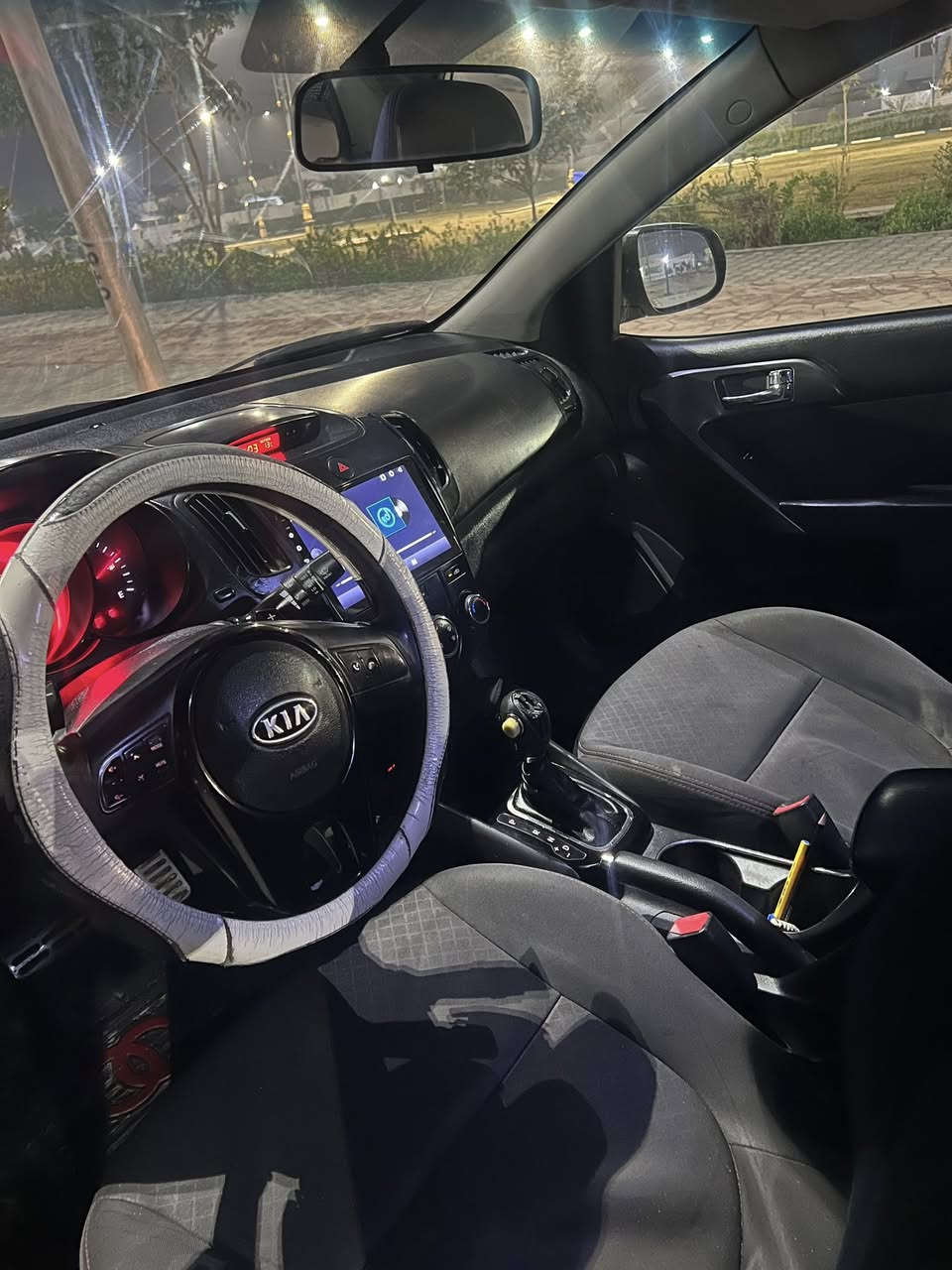 السلام عليكم
سيراتو 2013 خليجي شكل القديم كفالة من الصبغ والتبديل 

بيهة باردات بس سعر 115

فول مواصفات 

*بصمة

*فتحة

*اشاير بالمري 

*نضام ABS

*حساسات خلفية

*شفتات بالستيرن جهتين

*شاشة 

مكينه وكير وحداديه وتبريد وتدفئة كلة خير من الله 

وبالعافية عالياخذهة 

 هذا رقم صاحبهة

***********
