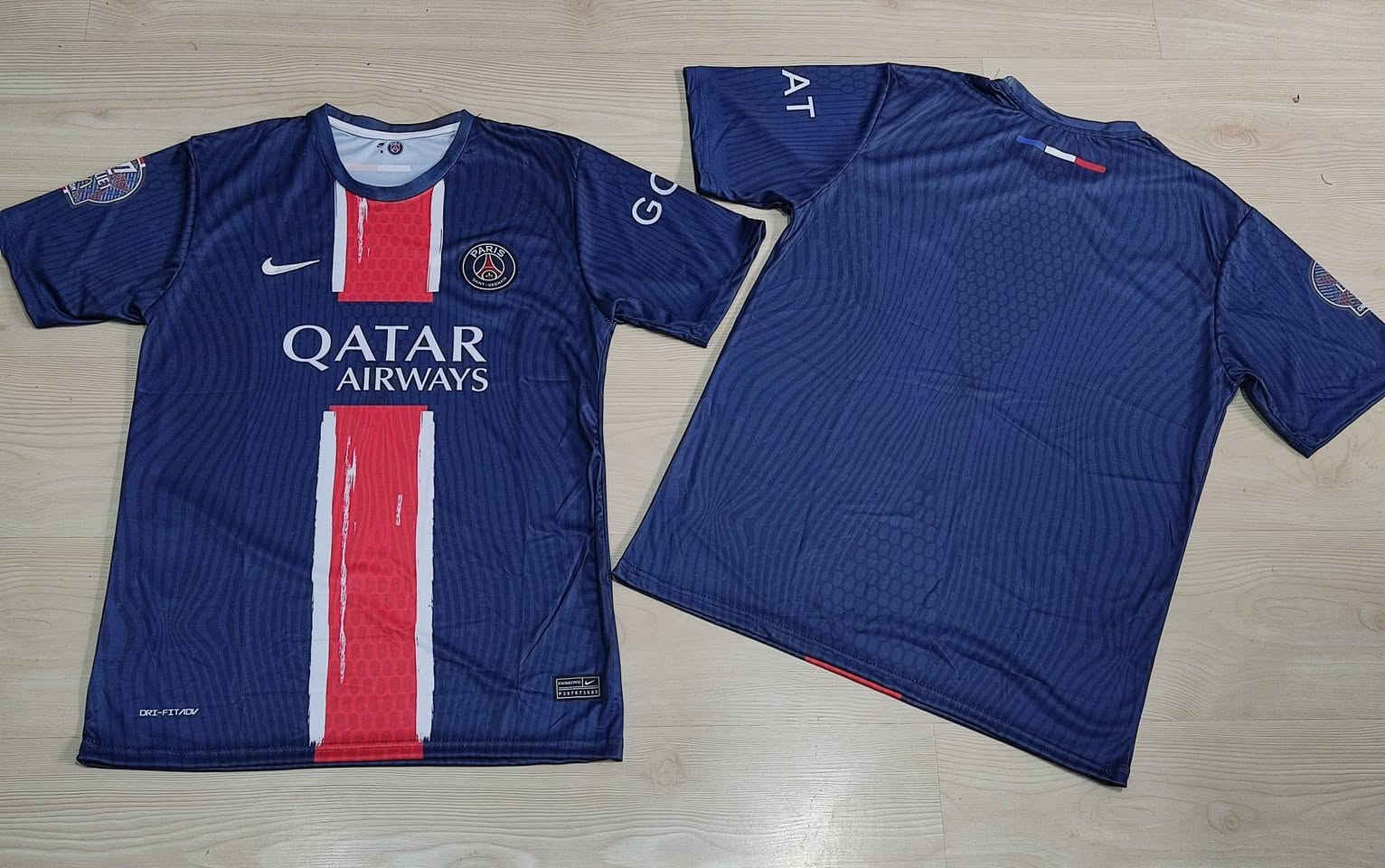 سلام عليكم يوجد دريسات قياسات s....xxl ويوجد محير مع شورت من 5سنوات لحد 12 تركيا المنشا بسعر مناسب للكميات حصرا *********** واكو نماذج ان تحب شوف ,السعر 1.5
