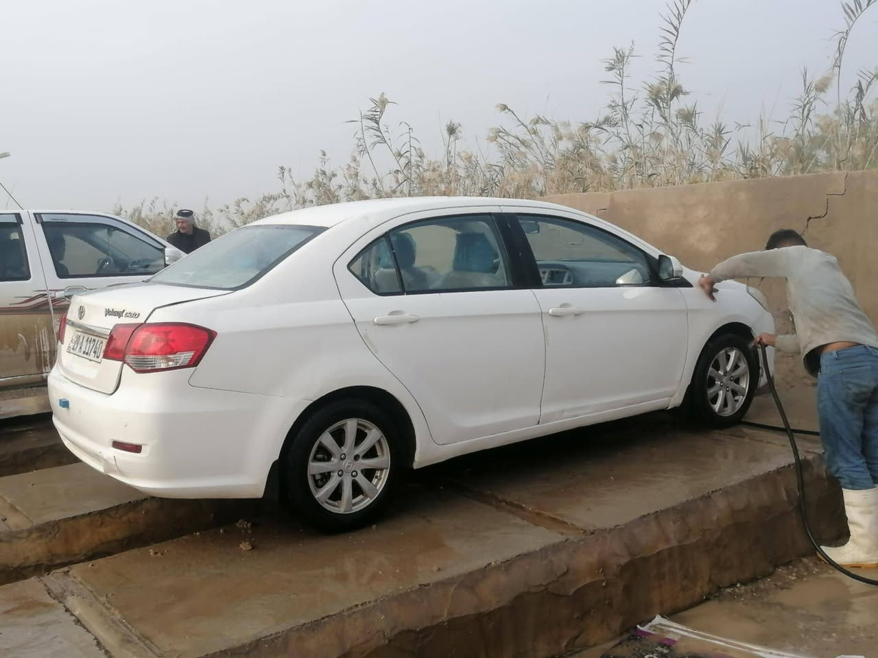 سلام عليكم سياره كريت فولكس 13 واسط بسمي تحويل ثاني يوم سياره بيها دوس تعمير والباقي مكفول كير ومحرك خير خير من الله سياره كوت الاستفسار اتصل *********** السعر 50 وبيها مجال حك الجيه
