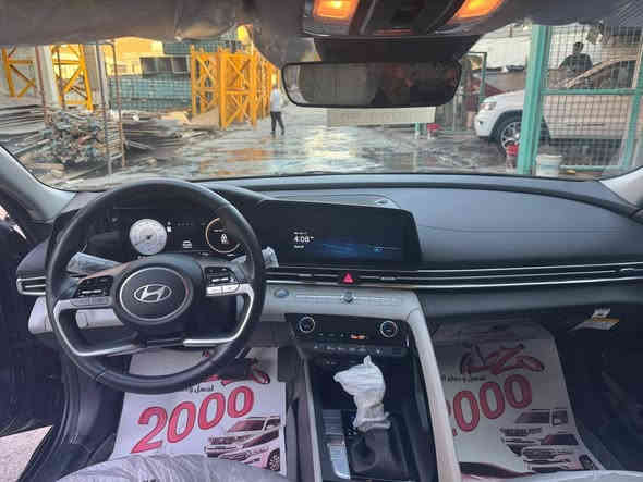 السلام عليكم النترا للبيع موديل 2024 لون اسود فول مواصفات فتحه سقف بانوراما 5 كامرات كامرة360 درجه وارد امريكي ما بيها ضرر ولا قطرة صبغ السعر 185ورقه وبيها مجال للاستفسار *********** متوفر واتساب بغداد
