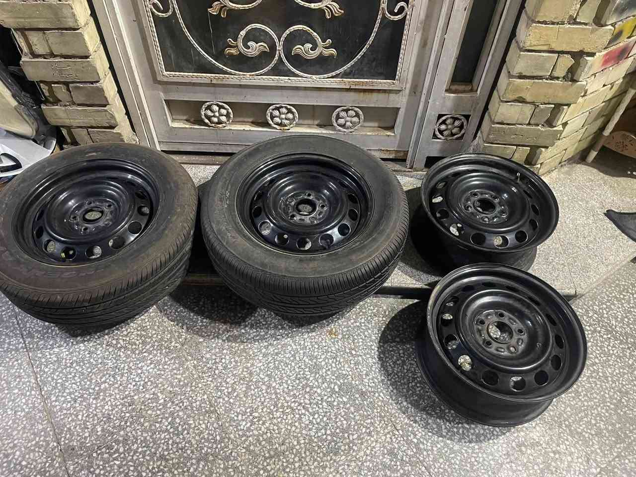 تخم ويل. حجم 16 ويا زوج تايرات. جدد سعر 150عنوان بغداد ***********

