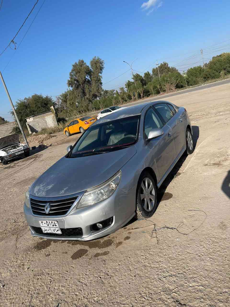 رينو سافران موديل 2012 
مواصفاتها معروفة 

كير محرك كفالة

تبريد ثلج

تخم تاير 

حدادية امامية وخلفية جديدة 

ادامة كاملة 

بيها قطعة وحدة جاملغ خلفي صبغ فقط

وبيها جراد واضح بالصور 

رقم اربيل السنوية نافذة تريد تحويل تريد وكالة

السعر 67

المكان الديوانيه 

***********
