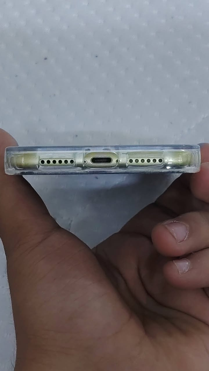 السلام عليكم 
11 عادي 
لون ليموني 🍋
بطارية 82 قطعة نادرة ونضيفة
ذاكرة 256
وتر بروف مكفول 100٪
مكاني بغداد الزعفرانية 
***********
تواصل فقط اتصال 
اتصل وتدلل 
سعر 300
