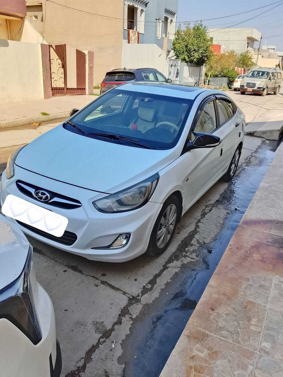 اكسنت 2014 للبيع 
رقم اربيل فول مواصفات عدا البصمة 
محرك 16 دوش 
كير اي تي 
سيارة حيل نظيفه 
قطرة صبغ مابيها 
بيها مكانات عل بارد 
طخم حدادية جديد 
طخم تايرات جديد 
السعر ١١٢وبيها مجال بسيط 
للتواصل ***********
مكان السيارة موصل حي الشيماء
