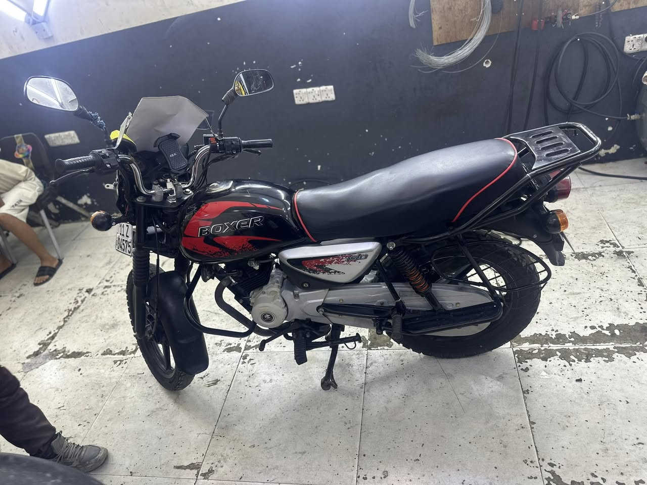 السلام عليكم بوكسر جبلي  23 نازله ب 24 لوحات كامله نكليزي ثاني يوم تحويل دراجه نضيفه ما ناقصه اي شي. *********** فقط واتساب السعر 2400 بيه مجال بصيط
