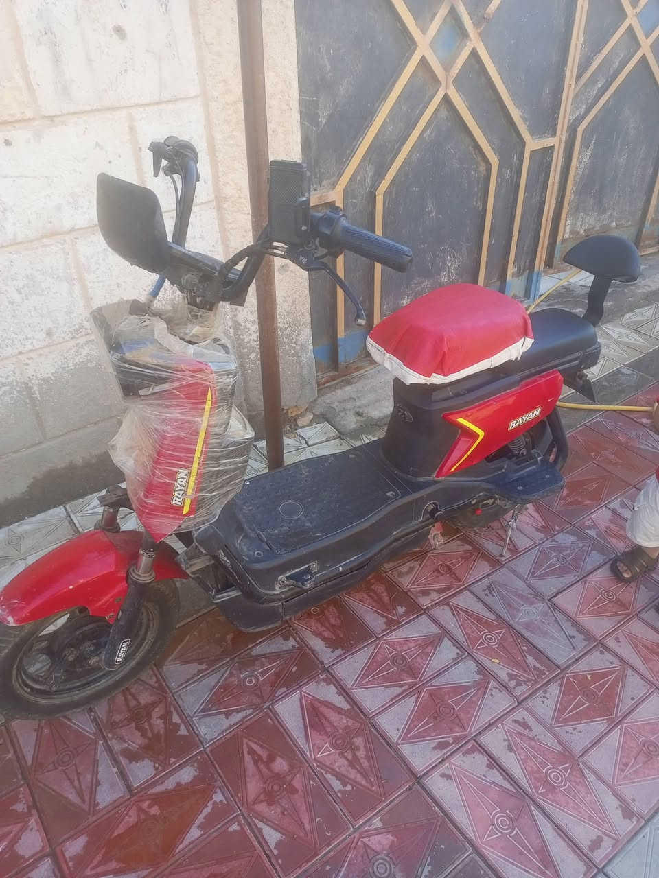 للبيع دراجه شحن كهربائيات كله شغاله عوزها ترتيب. 175 وبيها مجال. ***********
