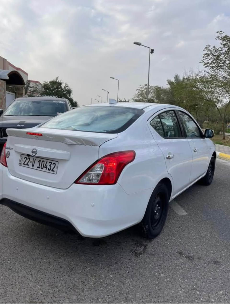 السلام عليكم 
نيسان سني هندي 
موديل 24 كفاله  ماشيه 23 
السعر 125 وبيها مجال سياره جديده 
مكاني البصره رقم *********** البصرة, العراق
