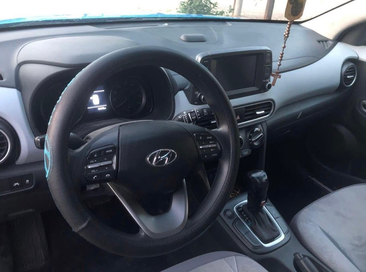 هونداي كونا موديل 21 رقم بغداد بأسمي 
مواصفات : محرك 2000 دوش 
گير at - فور ويل 
رادار امامي 
انظمه قيادة نورمال وسبورت 
تحديد مسار 
شاشه لمس 
حساسات خلفيه 
كامره خلفيه 
تحكم ستيرن جهتين 
لايت زنون 
ويل كب كروم 
ماشيه 62 حادثها دعاميه فقط ومبدله نفس اللون 
بدون قطره صبغ ايرباك الاستيرن طاك فقط وراجع اصلي 
مكاني بغداد .. ***********
السعر 152
