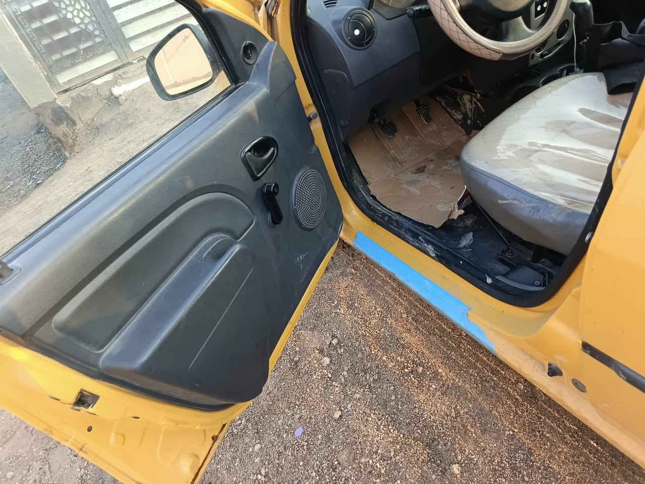 سلام عليكم للبيع رينو لوكان موديل 2010سياره رقم بغداد الدولي مناقصه شي خلاص كير محرك وحداديه كهربائيات كله شغاله دوشمه  ارضيات وكشنات كله جديده سعرها 34وبيه مجال 
مكاني بغداد /اللطيفيه 
***********
