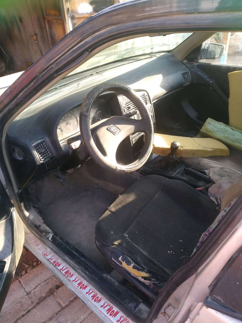 بيجو روى ٢٠٠٩ رقم كربلاء دولي سنويه ٣٠ 
مكينه كير خير من الله عارضها ب١٨ وبيها مجال مكانها 
بغداد رصافه اخوان مكلف بلنشر رجاء الاتصال على راعيها 
***********
