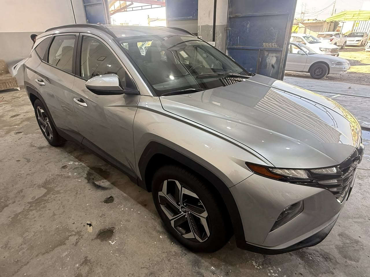 للبيع  هيونداي توسان بسعر 160 ورقه
موديل 2024

اللون: (سلفر غير محدد )

المحرك: (4 سلندر)

ناقل الحركة: أوتوماتيك

نوع الوقود: بنزين

عداد المسافة 13 الف

🧰 المواصفات الأساسية:

✔️ شاشة لمس + كاميرا خلفية

✔️رادار خلفي / أمامي

✔️ تدفئة / تكييف ممتاز

✔️ دواسات كهربائية + مرايا كهربائية

✔️ بلوتوث / USB

✔️ حساسات / نظام أمان

     بصمة ابواب تشغيل عن بعد 

( فول بدون فتحة ) السيارة بدون لوحات 

المكان ديالى بعقوبة ***********
