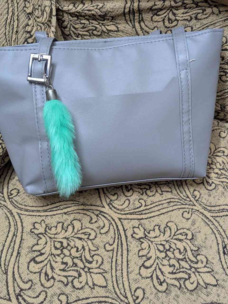 عندي عرض جميع الجنط نسائيه  سعرهه 4500 دينار 🟩🟩     ***********
