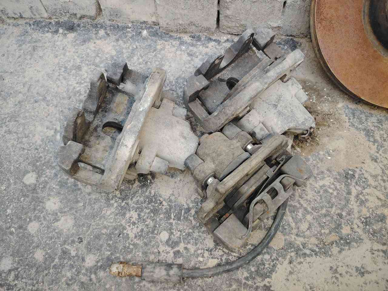 السلام عليكم اخوان غراض خفاش للبيع تانكي وجاملغ وبنيد قيم واخذ بيهن اضرار
دركه جدا نضيفه سعرها ٤٠الف

قباقة مكينه ٢٥

تنته سلايت الواحد ب١٠

لايت مع سكن خفاش جهه السائق مال ٢٠٠٠ ب٢٥

سلف ٨سلندر ب٥٠
شاشه خفاش ب٤٠
مروحه تبريد بس ريشه ب١٠

اي سي ٨سلندر ب٢٥

بور ستيرن ٣خطوط ب٣٠

فجوج امامي واحد خلفي خفاش ب٦٠

فلنجات امامي زوج ب٢٠

مروحه مع كلج ٢٥

كيجات بيهه خربطه شويه ب٢٥

جكات دعاميه ب٥زوج

كبسوله دركه ب١٠

دمام خلفي فارغ ب١٥

بور بريك ب٢٥

كت دعاميه خفاش ب٢٥ 

دكم جام مال ٥٠٠ ب١٠

جوزه حماوه وصباحيه مع الفافونه ب١٠

مكاني بغداد حي اور رقمي ***********
