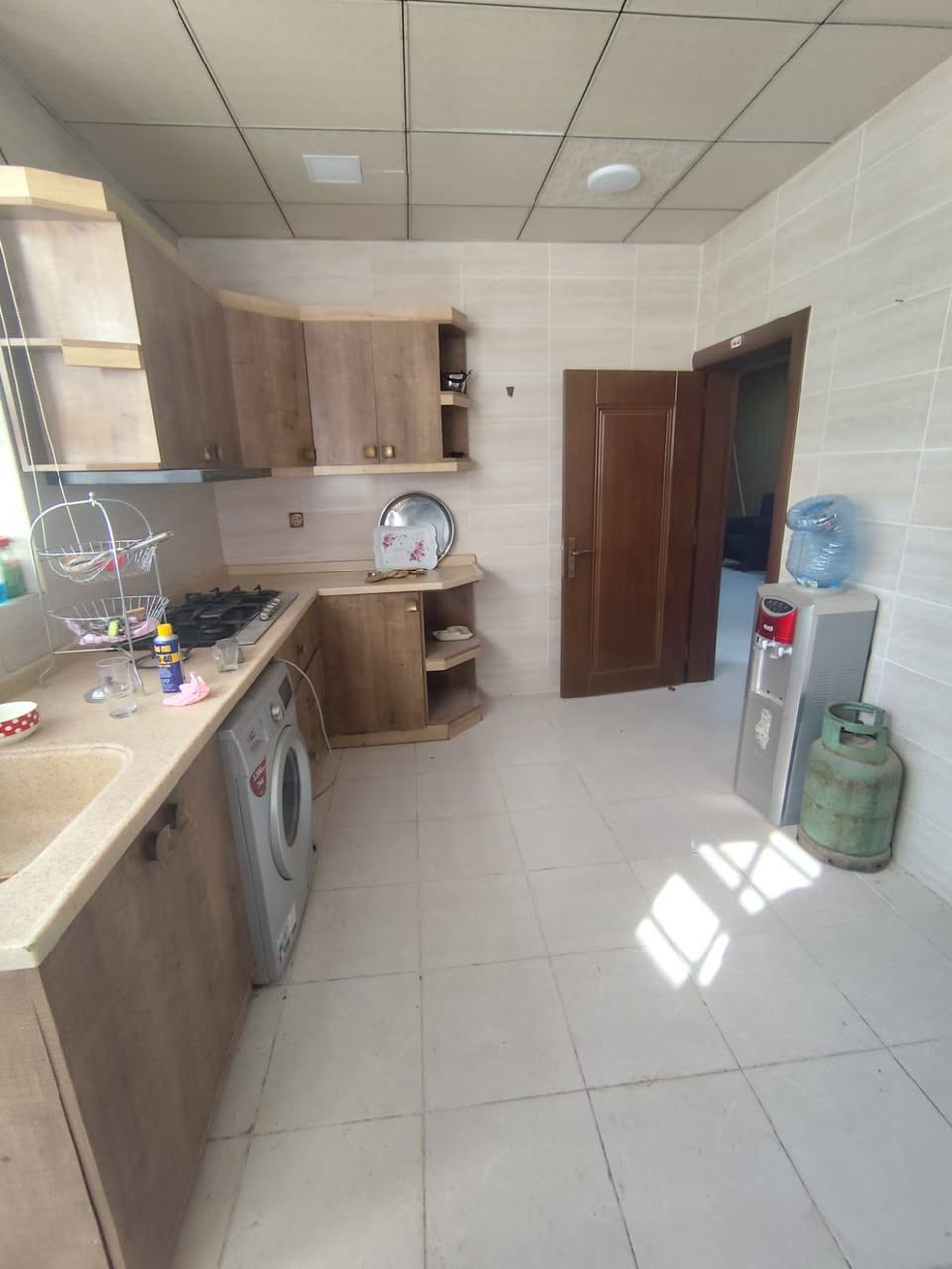 { بيت البيع  }
اربيل▫️ مجمع  ژيان ستي

خلف مدينة العاب مجدي لاند 
 غرف 3 نوم▪️صاله ومطبخ وحمام _كراج

 24 ساعة كهرباء وماء 
سند طابو يتسجل 
➖مساحة 200متر
سعار مناسب 
للاستفسار تعال خاص الواتساب
***********
