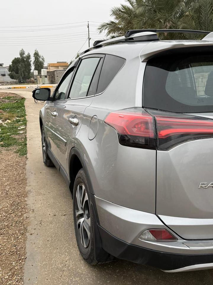 راف فور للبيع موديل 2017 وارد امريكي مواصفات  LEرقم ديالى صور الحادث موضحه بالمنشور سيارة ماشية 130 الف كيلو متر گير ومحرك ضمان سيارة مابيها اي نقص بيها صبغ جزء بسيط من قبغ الصندوق ودعامية خلفية  للاستفسار اكثر اتصل على الرقم***********
