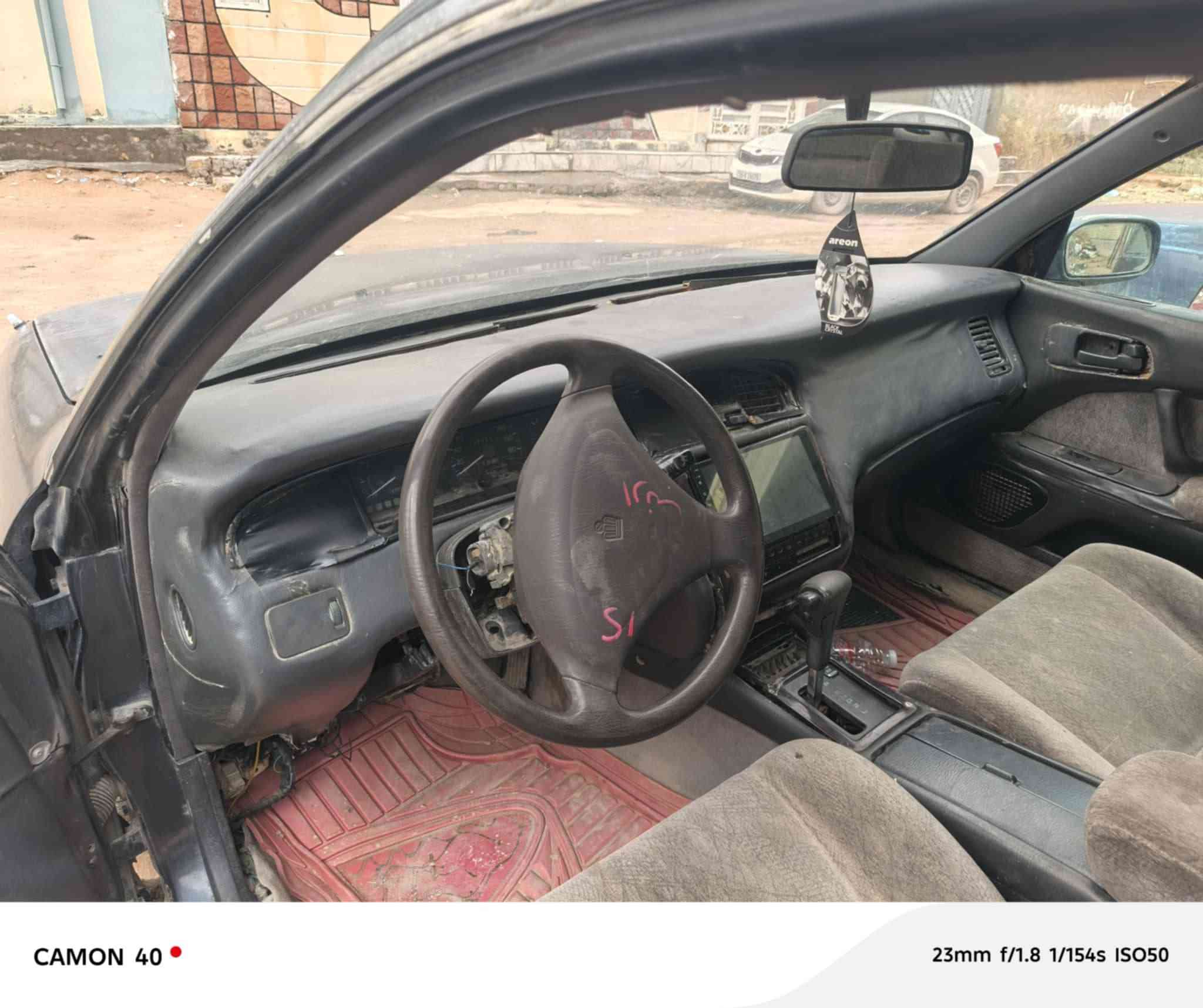 بطه للبيع موديل 94 رقم قادسيه نكليزي سنويه جديده مكفوله من الكص والنقل الجثه ومن الحادث القوي السعر 38 وبيه مجال بصيط مكاني نجف ناحيت الحريه
 ***********
