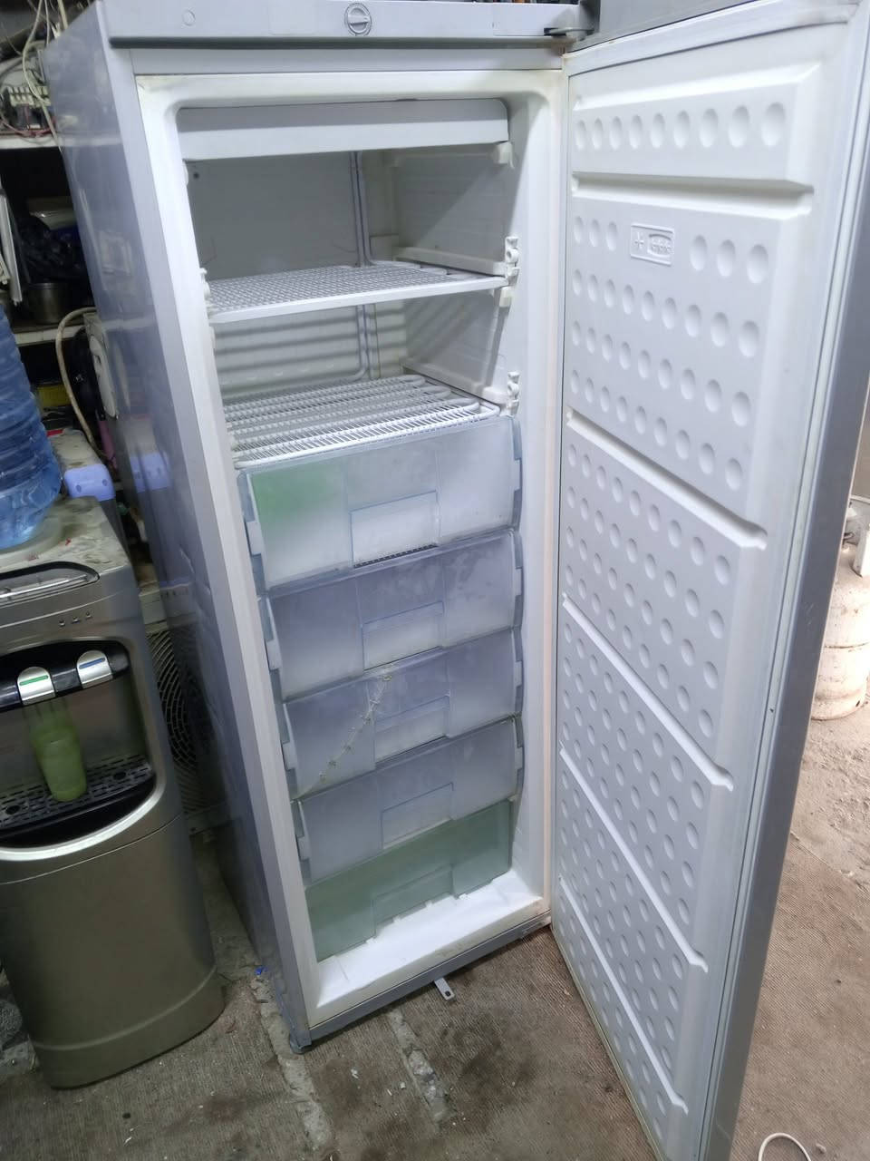 مجمده عمودي 6خامات من غير المجر شغاله تجميد فول السعر 250


**إذا كنت صاحب هذا الإعلان وتريد حذفه لأي سبب، رجاءا أرسل رسالة إلى الدعم الفني**