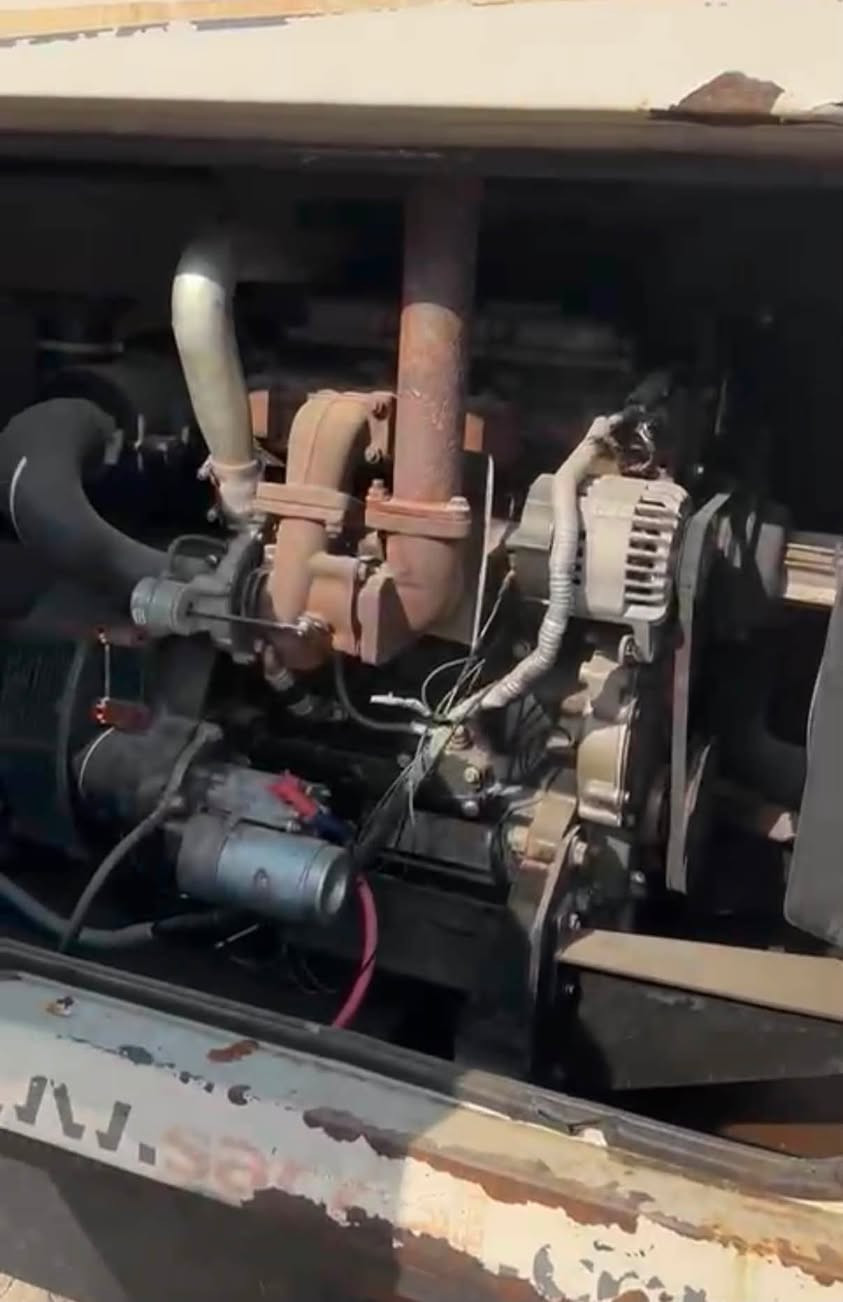 مولدة بيركنز إنكليزي اصلي للبيع
السلام عليكم مولدة بيركنز اصلي للبيع 45kv مع كاتم نظيفه المولدة كما موضح في الصور الفحص على الحمل 
موقع المولدة كربلاء 
للتواصل على هذا الرقم ***********
