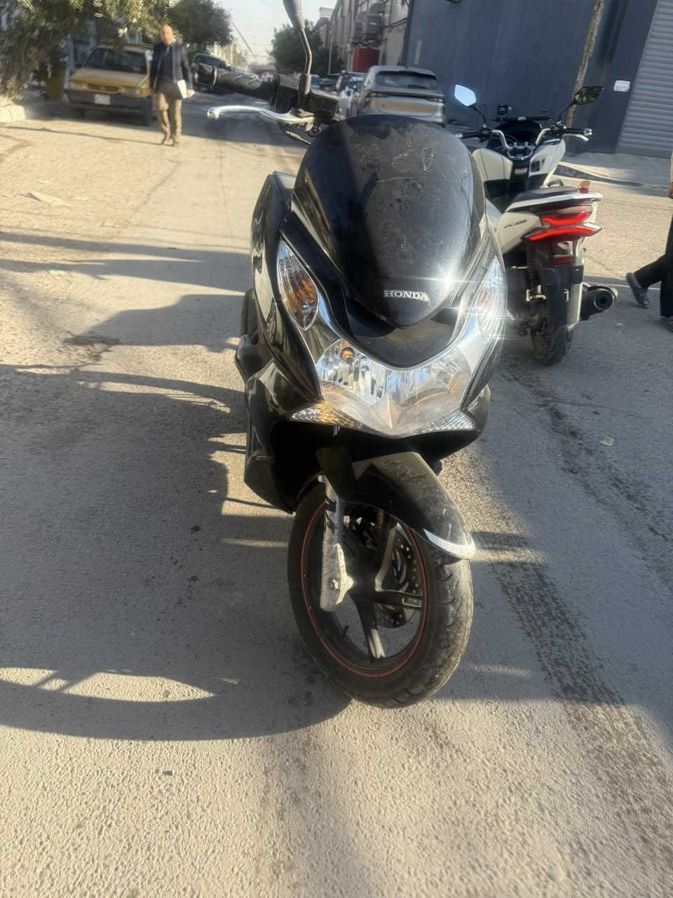 مكلف بالنشر وهذا رقم صاحب الدراجه الخاص مغلق
الشراي يتصل  ***********

للبيع بي سي اكس محرك 125 جيل اول ياباني لون اسود ماشيه 37 حساس ازدحام ستاند كهرباء دراجه نظيفه صارلها شهر من نازله 

السعر 13 ورقه
