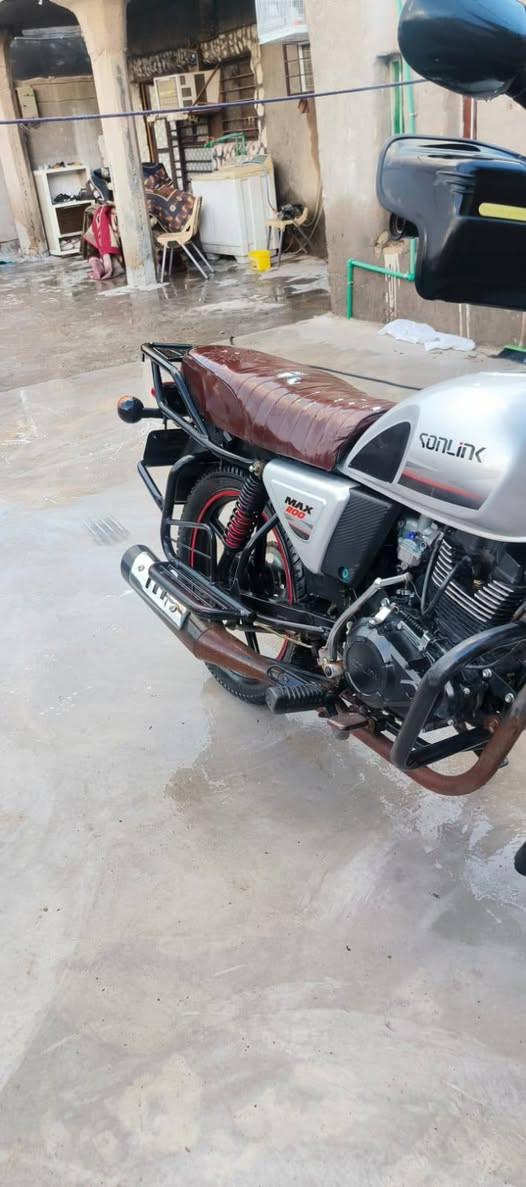 سلام عليكم دراجه دايو1للبيع دراجه نضيفه كلش مال بيت ما مشتغله درفري نعمه مكينتها ما مفتوحه موديل 2022دراجه بلاديه اراقها كامله صناديكها البلاديه موجوده ***********العلوان بغداد قرب مدينه بسمايه
