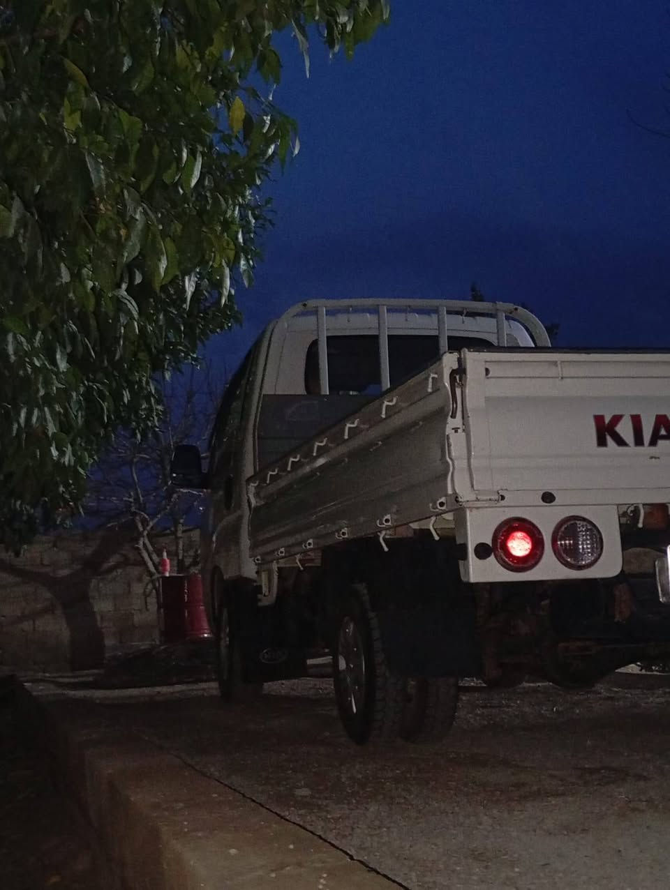 اسلام وعليكم كيا حمل للبيع موديل 2012 الاستفسار علا هاذه الرقم***********
