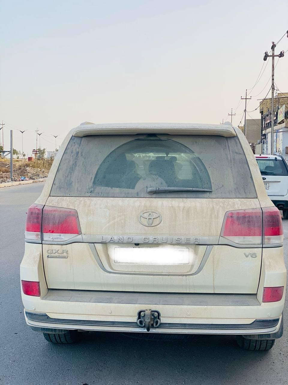 تويوتا لاندكروزر برايم (2021)🤍🔥
خليجي زيرو🇰🇼

🛣️ الممشى: 3000 حقيقي
🔢 الرقم: بغداد إنكليزي
🧾 السيارة: باسمي
🛡️ الكفالة: كفالة عامة

⚙️ القير: أوتوماتيك 10 سرعات
🚙 الدفع: رباعي دائم 4×4

🛞 أنظمة القيادة: تيرين مود + كراول كنترول + قفل دفرنس
🛋️ الكشنات: جلد فاخر (تبريد ❄️ + تدفئة 🔥)
💺 المقاعد: كهرباء + ميموري
🌡️ تبريد: أمامي وخلفي متعدد
📺 الشاشة: كبيرة 12.3 إنج
🔊 الصوت: JBL
📱 النظام: Apple CarPlay + Android Auto
🔌 شحن: وايرلس
🎥 الكاميرات: 360 درجة
📡 الرادار: أمامي + مانع تصادم
🚧 الحساسات: أمامي وخلفي
🛣️ نظام المسار: الحفاظ على المسار + نقطة عمياء
💡 الإنارة: LED كامل
🛞 الرنكات: 20 إنج
🌤️ السقف: فتحة
📦 الصندوق: كهرباء

✅ الحالة: سيارة جاهزة من جميع النواحي

📮: تواصل مع الرقم :***********
