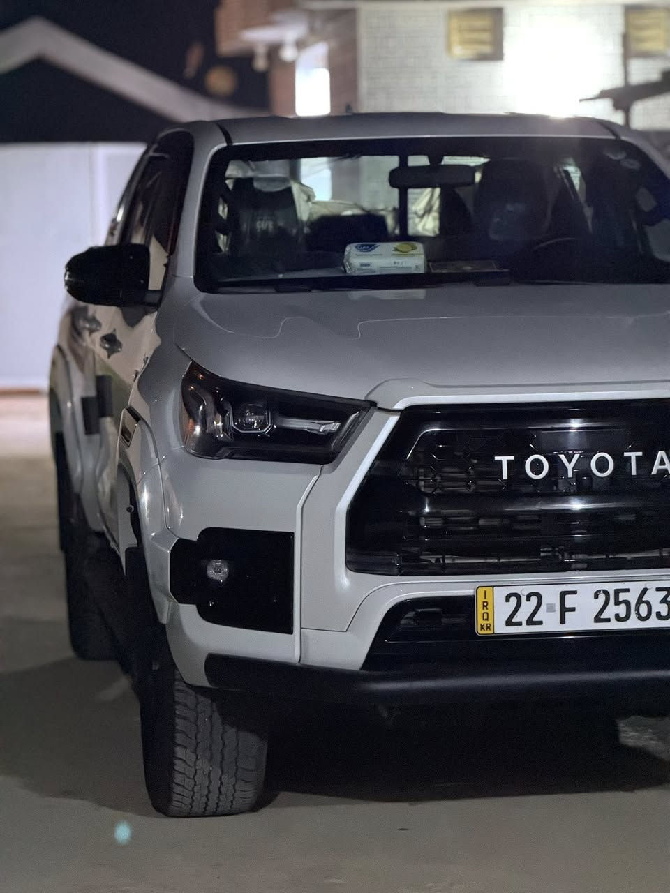 السلام عليكم
هايلوكس GR 2023للبيع 
ماشيه ( 33 ) الف فقط حقيقي 
فول مواصفات 
بصمة تشغيل + بصمة ابواي 
شفات ستيرن 
كامرات 360 درجه 
حساسات امامي خلفي 
شاشه اصليه ( كار بلي + اندرويد اوتو )
تحكمات كامله 
كروز مثبت سرعه 
٣ انضمة قياده 
وبعد هواي مواصفات 
السياره جديده بمعنى الكلمه 
كفاله عامه 
رقم اربيل ب اسمي 
مكانها بابل القاسم
 السعر 420 وبيها مجال 
‎للتواصل (  ‭٠٧٨٣ ٨١٣ ٨٠٥٠‬)
