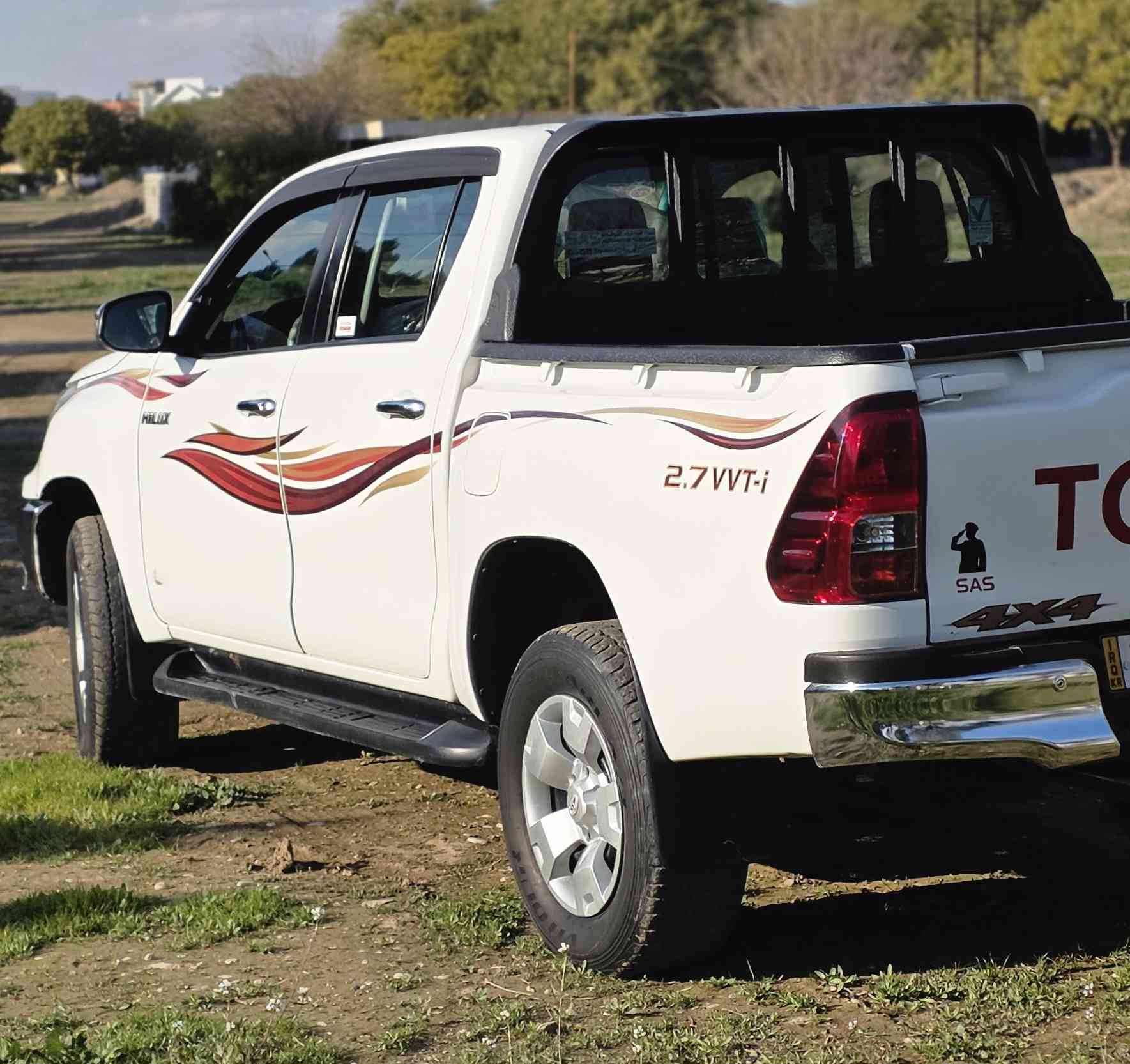 بيك اب تويتا هايلو كس دبل اكسل موديل 2020ماشي[93كيلو]بسمي رقم سليمانيه بي طخه خفيفه بدون دواخل مبدل(3)قطع وأثر تيزاب سفحه  يمنى البودي مصبوغ بدون اي ضرر/ سنويه مجدد لحد2031/سعرالبيع(235)$وبي مجال بسيط شراي يتصل على رقم/***********/مكان كلار
