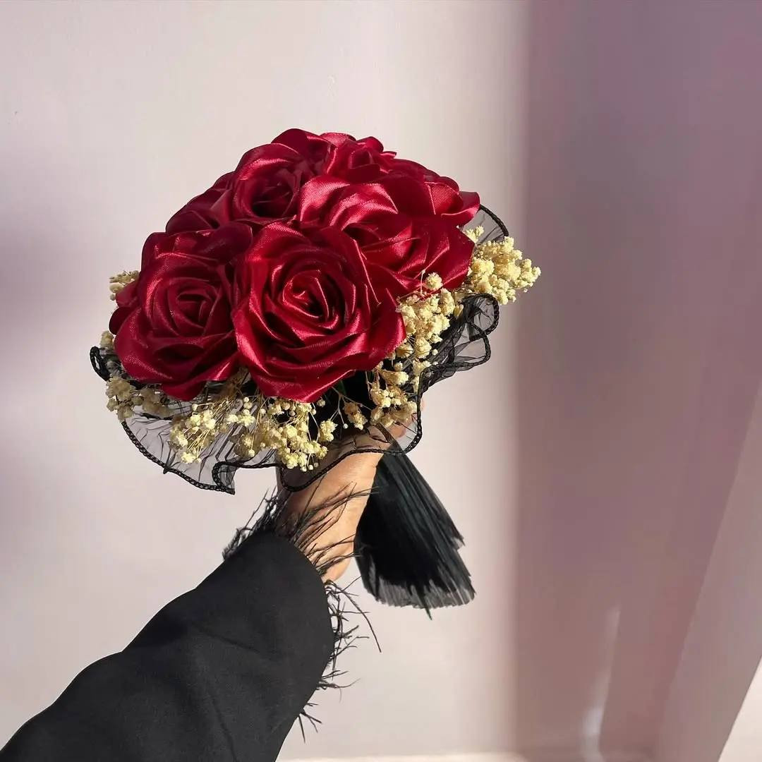 باقات ورد مصنوعة بإيديي، شغل مرتب وناعم، مناسبة للتخرج، الهدايا، والمناسبات الخاصة 🤍
الألوان حسب الطلب، والتنسيق حسب الذوق 🌸
للطلب والاستفسار خاص 💌


**إذا كنت صاحب هذا الإعلان وتريد حذفه لأي سبب، رجاءا أرسل رسالة إلى الدعم الفني**