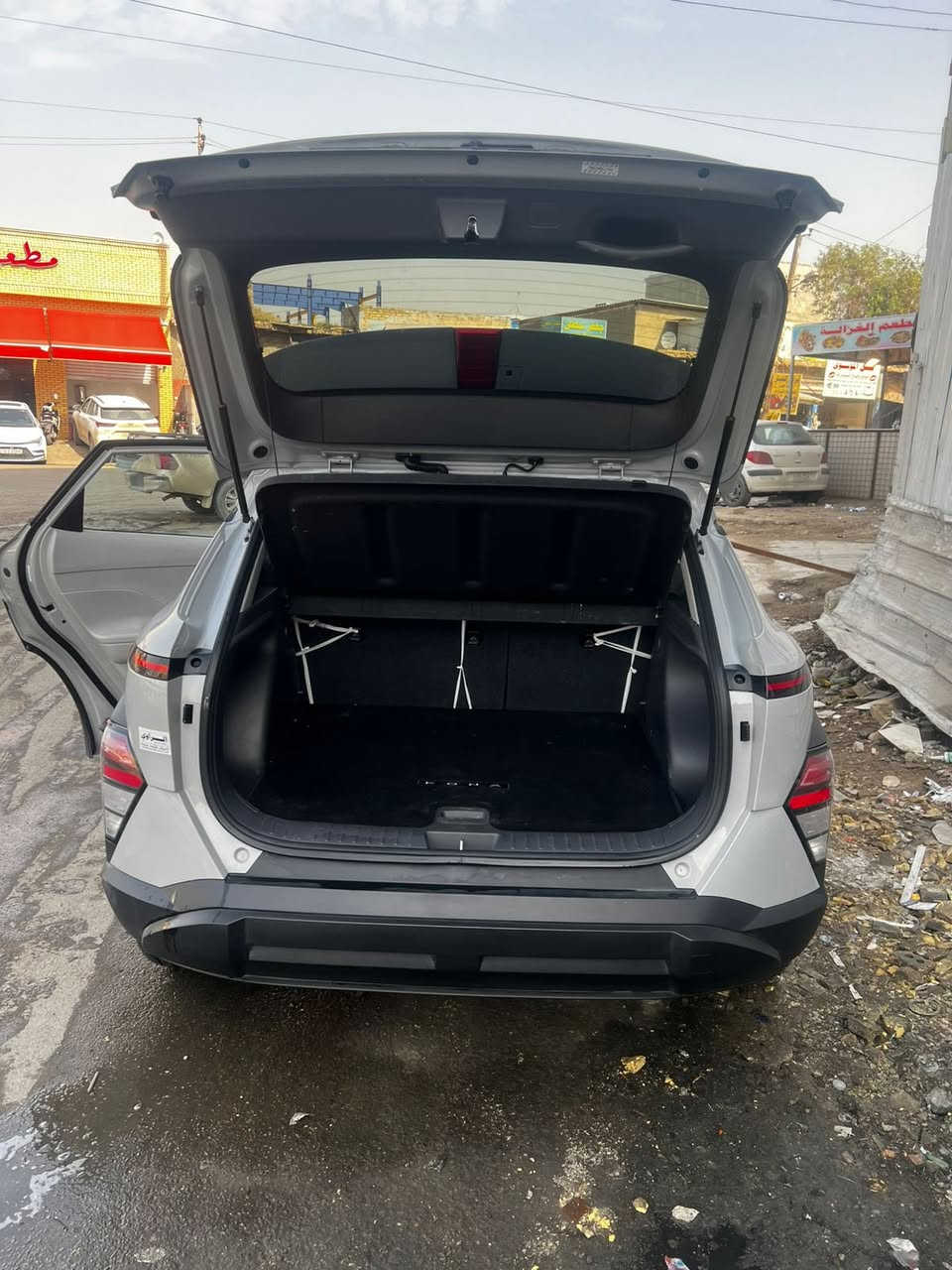 كونا موديل 2024 حادثه موجود بل سونر ماشيه 13الف السعر 180 وبيها مجال *********** محرك 2000دوش
