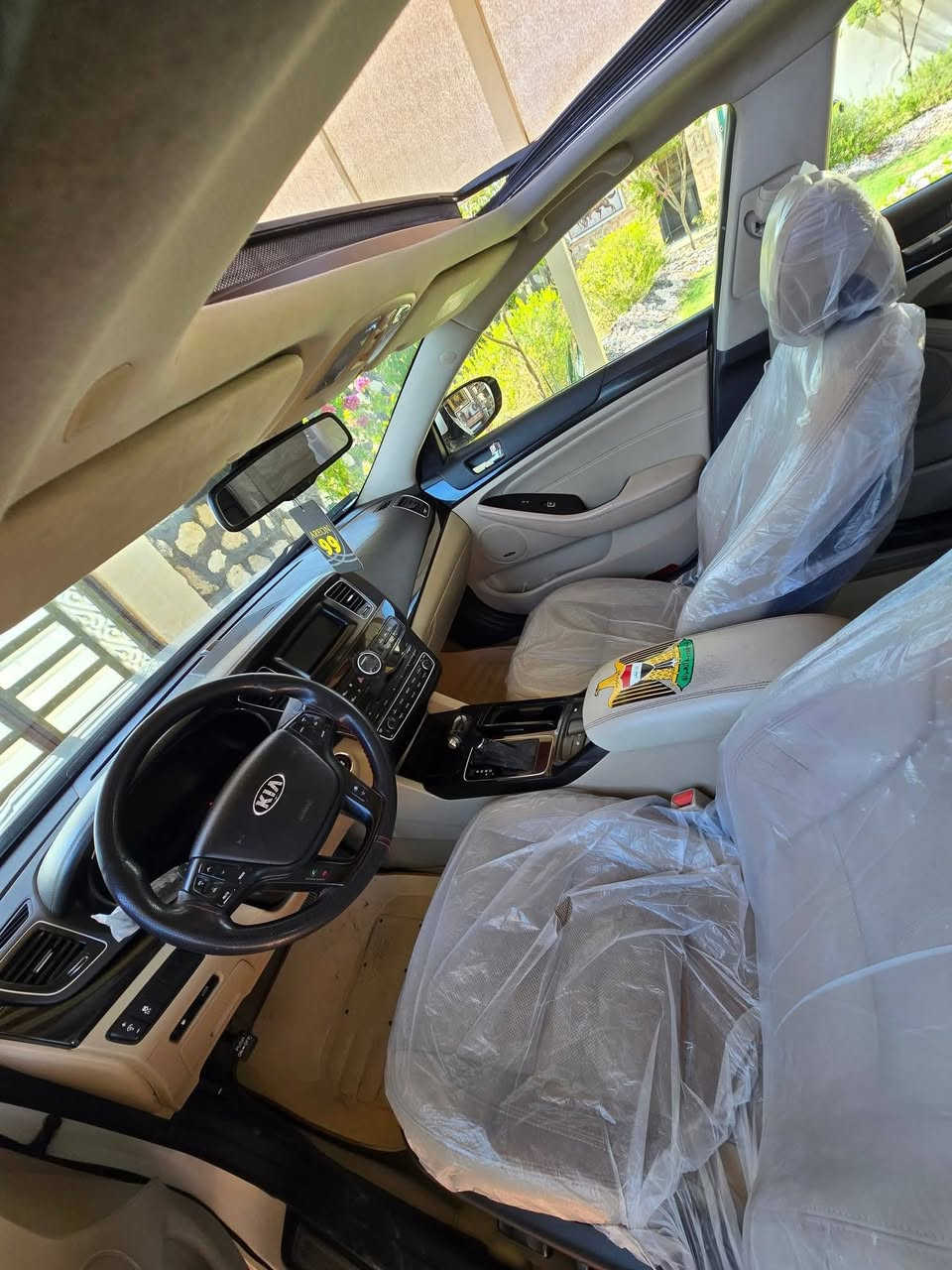 كيا كادينزا
موديل 2014 خليجي
محرك 3500– 6 سلندر 
رقم سليمانيه بسمي الجديد
مكفوله كفاله عامه
السيارة جاهزة من كلشي بدون اي نقص 
المواصفات✅ فول لفول
-تشغيل بصمة مع بصمة الابواب الامامية
داخل VIP 
-انارة بالمرايات والابواب الامامية
-كاميرا وحساسات خلفية
-بردة خلفية متحركة
-تبريد قطعتين
-تخم تاير جديد
-كشنات كهربائية جلد تدفئه
-لد امامي وخلفي
-تحكم كامل بالستيرن
-شفتات ستيرن رياضي
-نظام ترحيب 
-سماعات انفنتي 12 سماعة
-اشاير مري+شفط+مري اوتو مع البك 
وباقي مواصفات الكادينزا معروفه
**اخوان بل عافيه ع ياخذه السياره 
السياره جديده ومابيه اي عيب او نقص
السعر ١٦٥وبيه مجال شي بصيط  
العنوان كوت واسط *********** واتساب
بل خدمه لي ماعنده بلاش اله
